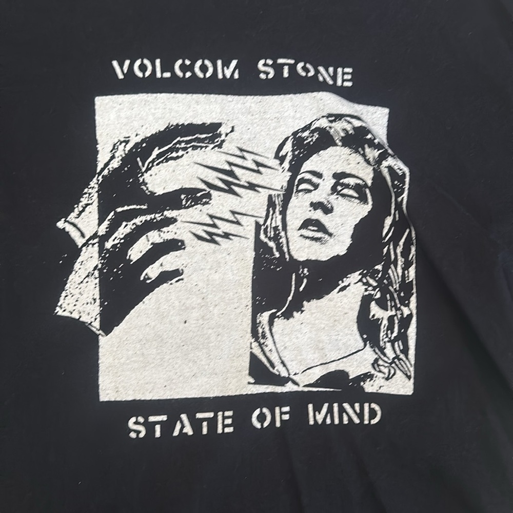 Volcom Shirt - Picture 2 of 4